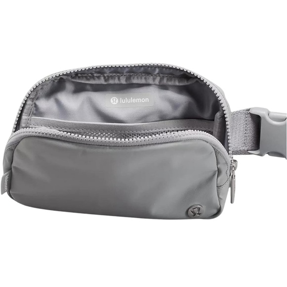 Lululemon Silver Drop Everywhere belt bag NWT - Picture 5 of 6